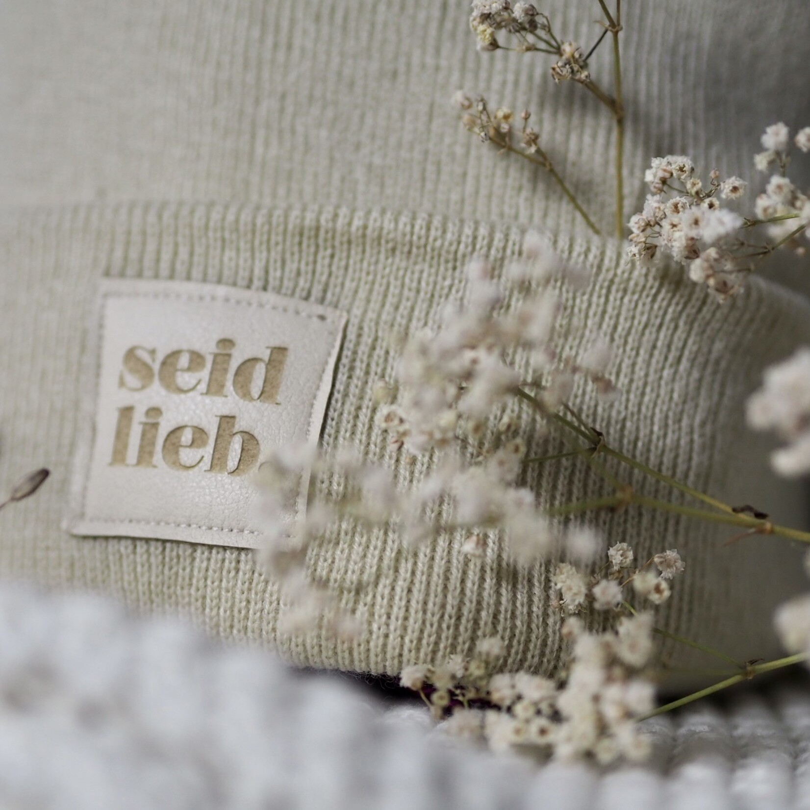 "seid lieb" Beanie sand