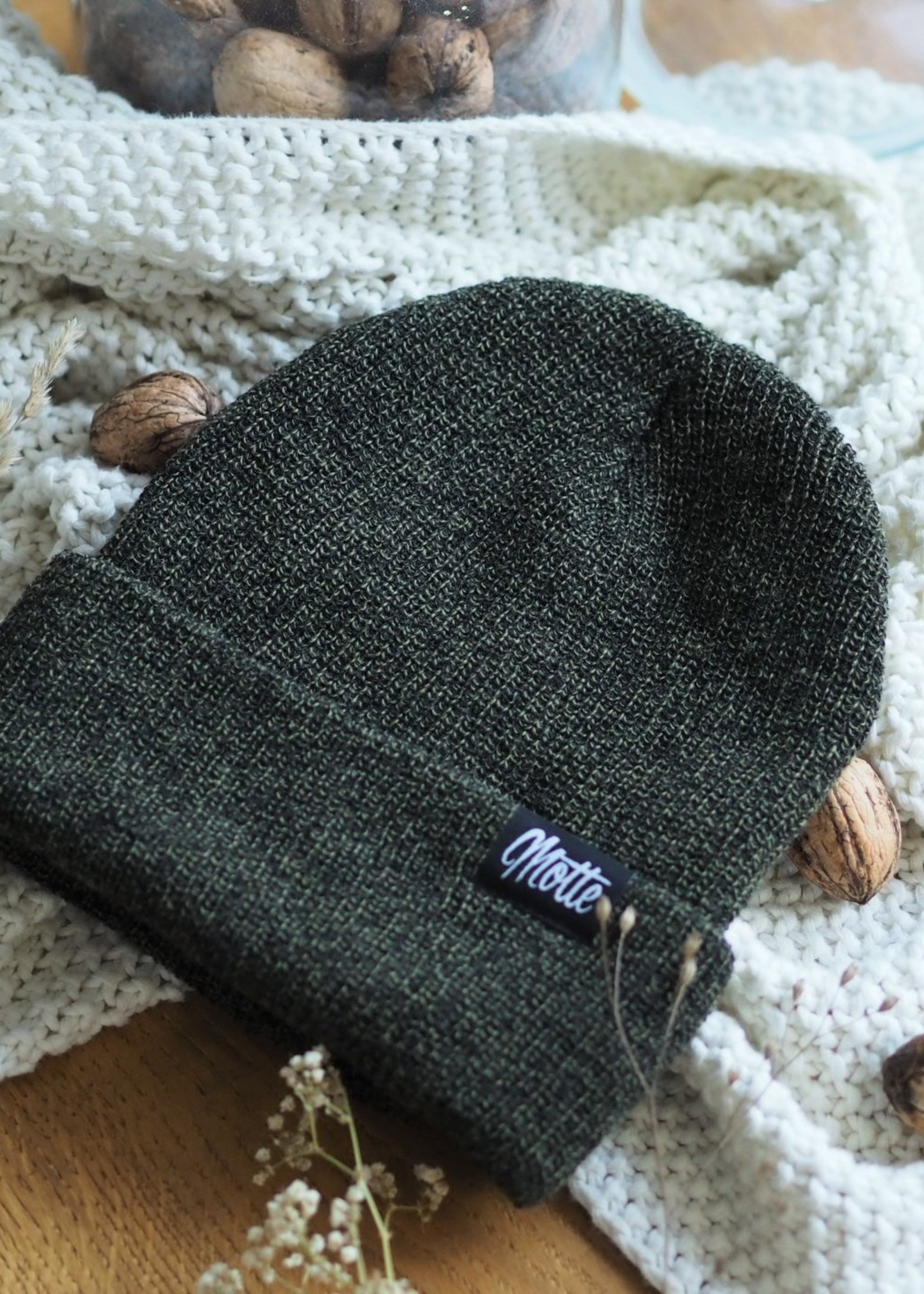 Motten Beanie - olive meliert