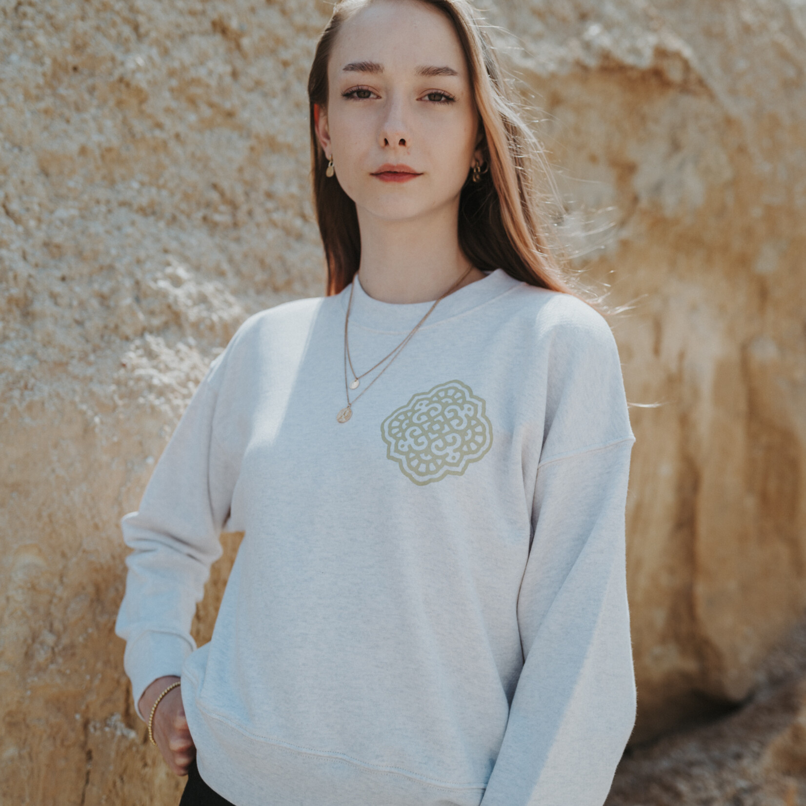 Ornamental cropped Sweater -cream heather grey