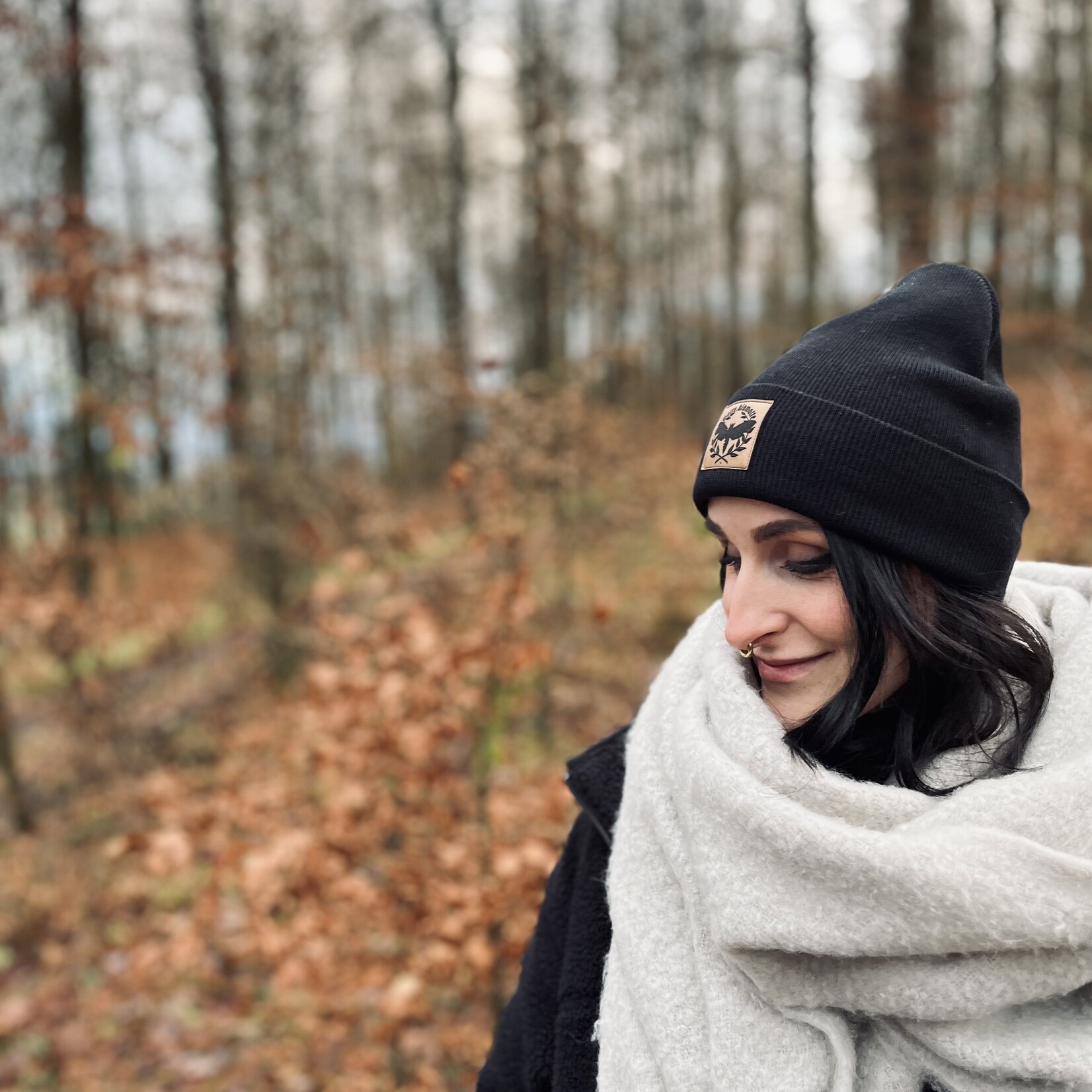 organic Beanie fake-leather-patch -black