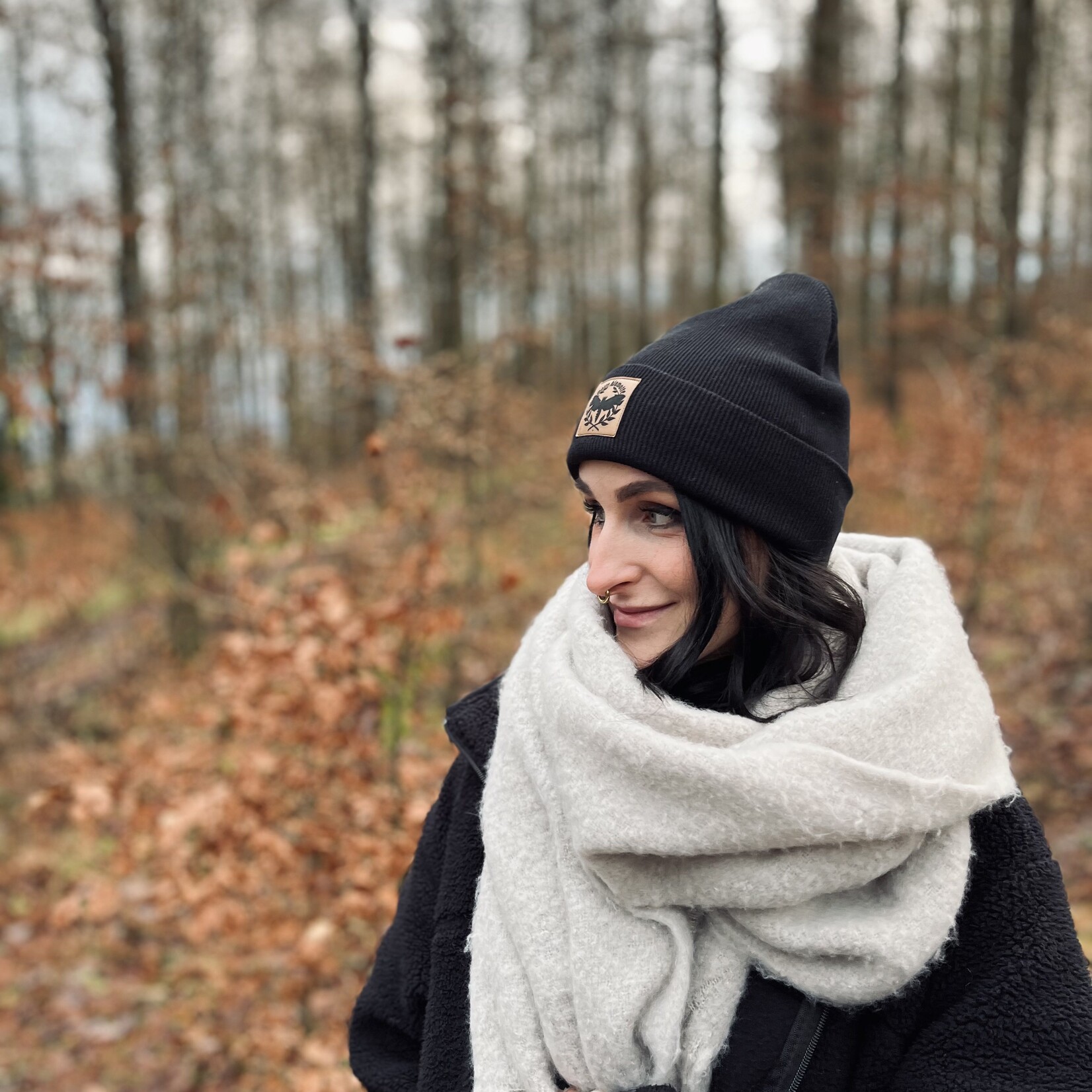 organic Beanie fake-leather-patch -black