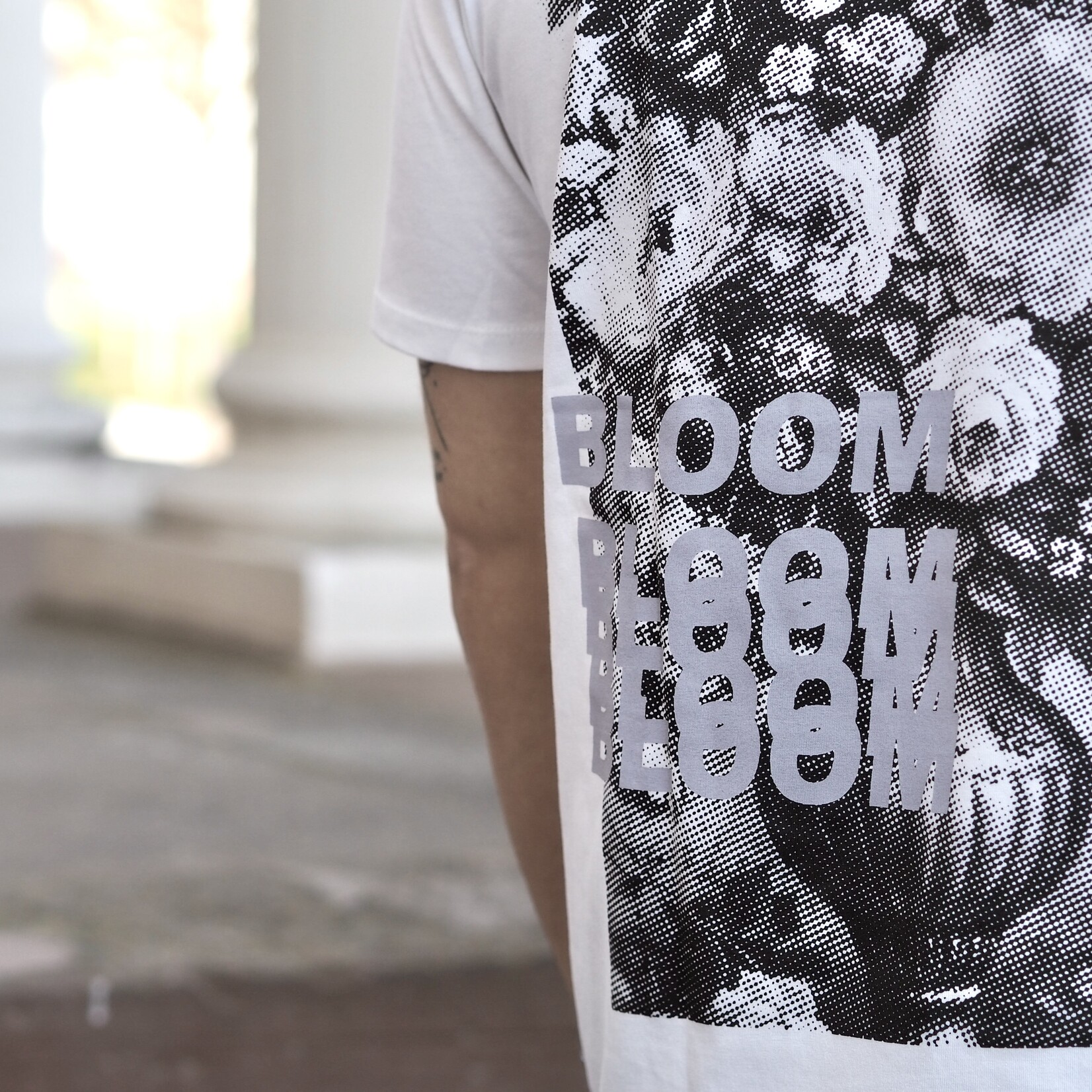 Bloom T-Shirt weiß mit optionalem Brustprint