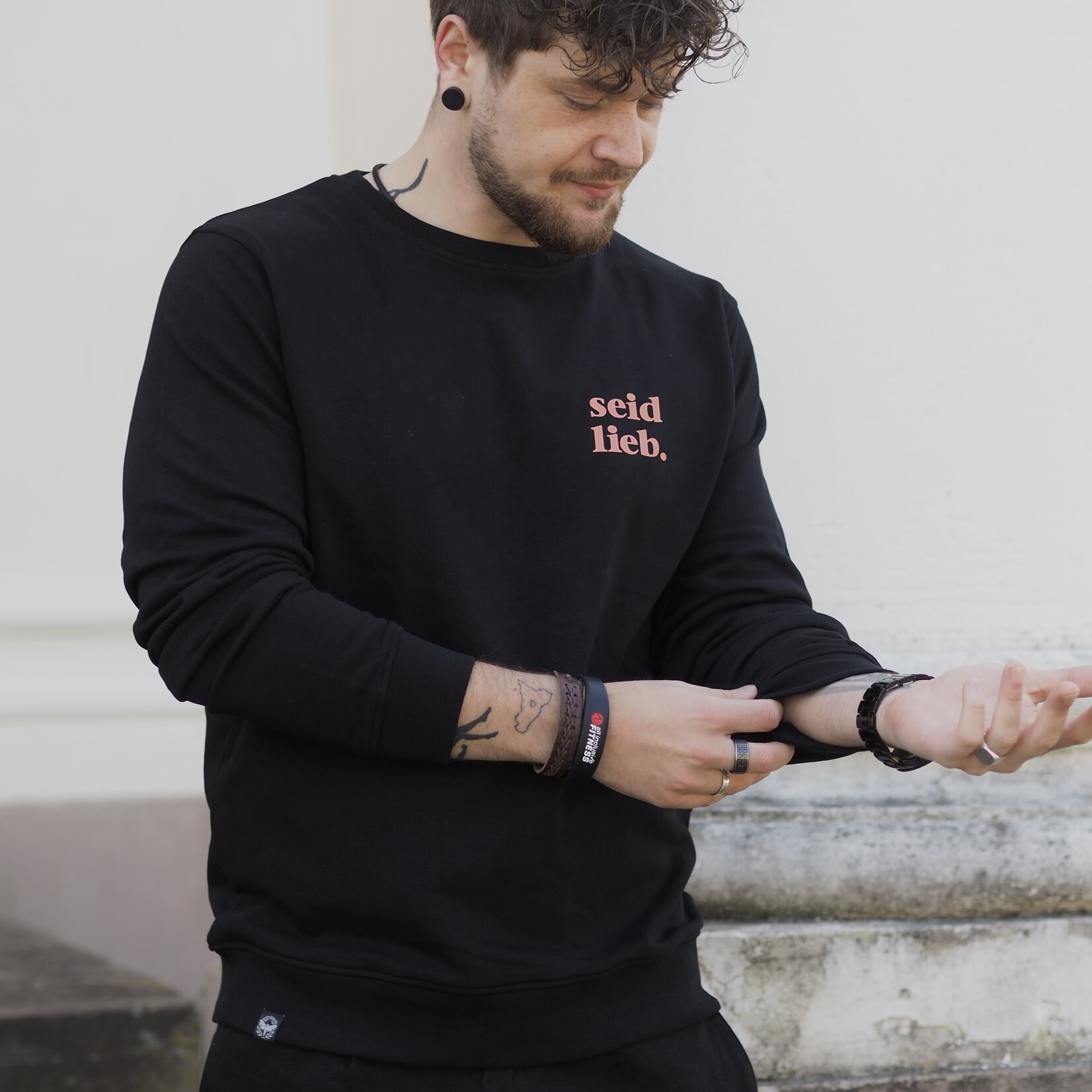 SOFT VALUES fairer bio Sweater in schwarz