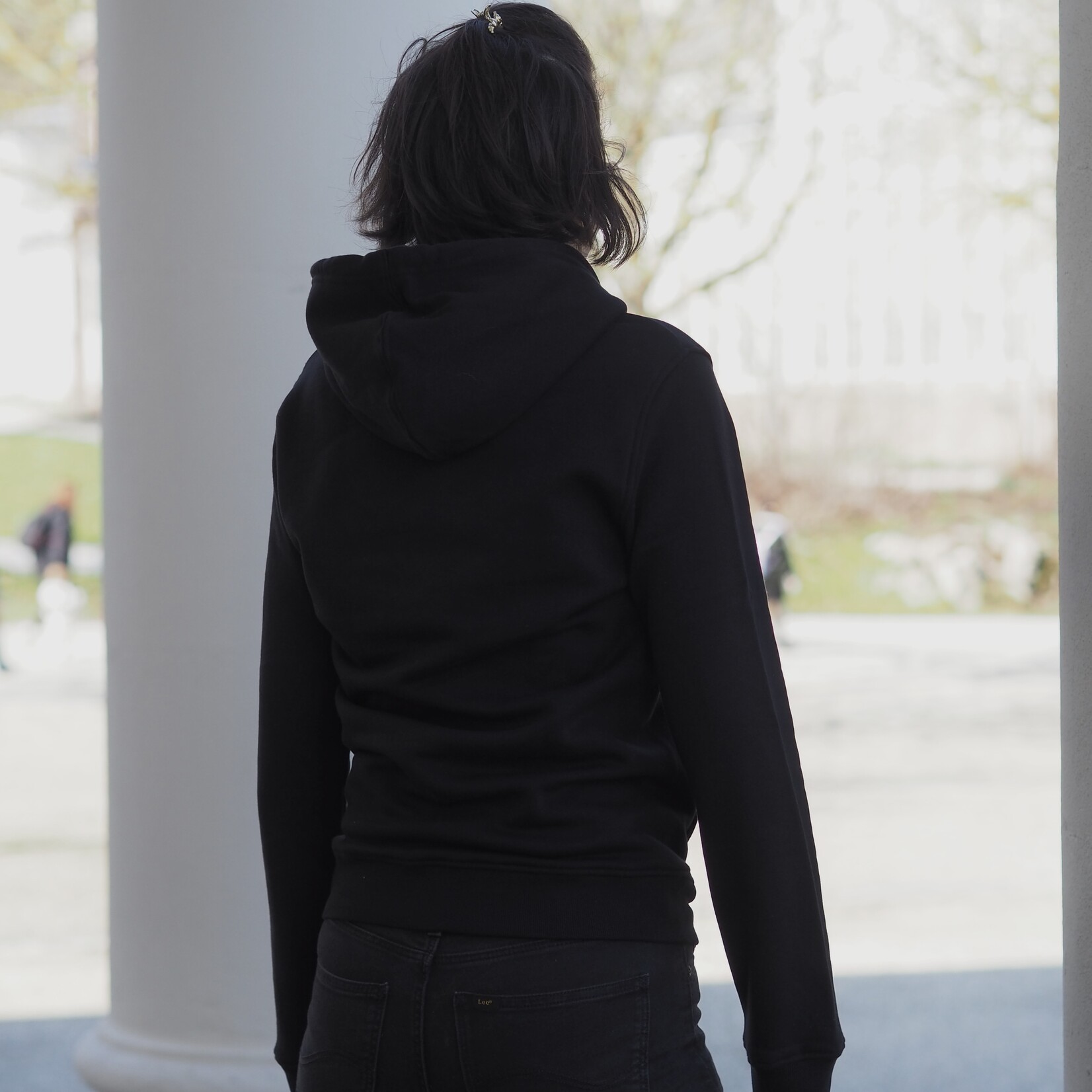 SOFT VALUES fairer bio Hoodie in schwarz