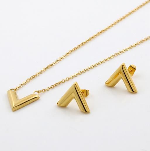 Myxl Mode Brief V Oorbellen En Hanger Ketting Sieraden Sets 2 Kleuren Goud Zilver Collier Charm V Voor Vrouwen myxl kopen in de aanbieding Myxl Mode Brief V Oorbellen En Hanger Ketting Sieraden Sets 2 Kleuren Goud Zilver Collier Charm V Voor Vrouwen myxl kopen in de aanbieding