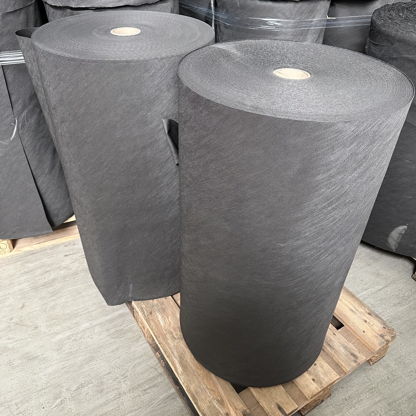 P. Glatzeder GmbH Special item: PP-Spunbond 100 g/m², black, UV & B1, width 95 cm, 48 rolls of 500 m