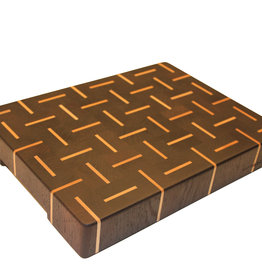 End grain cutting board made of wenge and hard maple