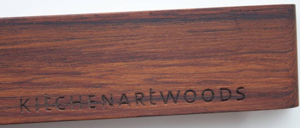 Wooden magnetic knive rack, made of the finest woods, elegant and very fucnctional.