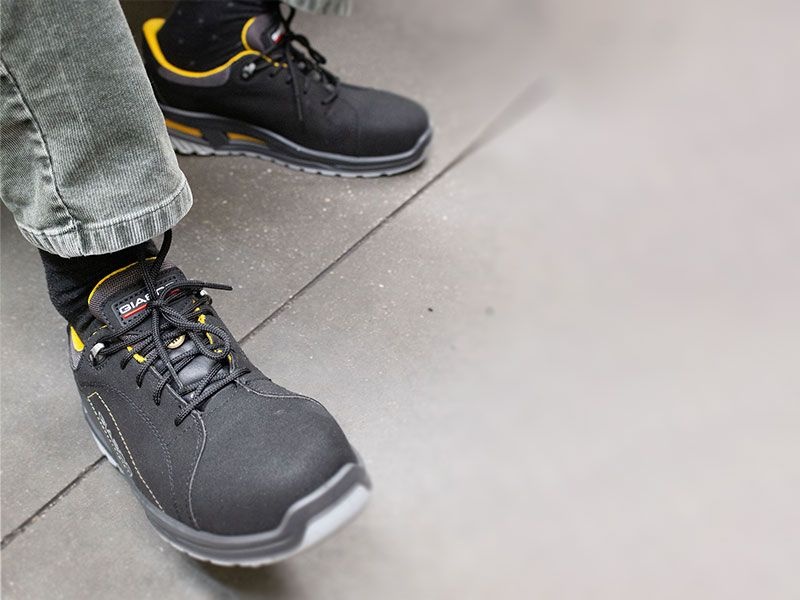 Giasco 209814 S3L- Sicherheitsschuh,  Low, Microfaser, innen weich, metallfrei, ESD