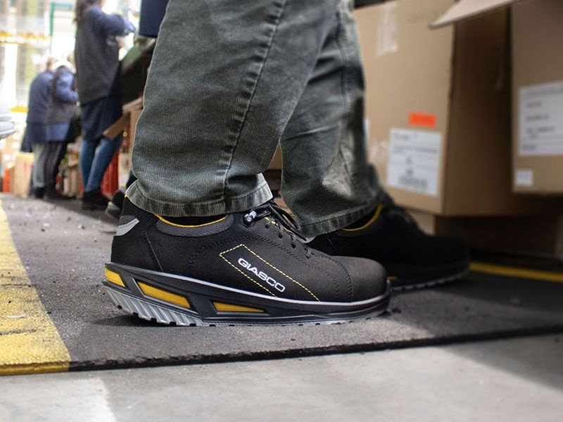 Giasco 209814 S3L- Sicherheitsschuh,  Low, Microfaser, innen weich, metallfrei, ESD