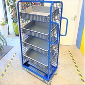 Etagenwagen Rollcontainer mit Griffen und Gitterböden – 700 x 400 x 1565 mm, 200 kg Traglast