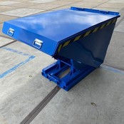 Automatischer Kippbehälter 600L für Gabelstapler – Kippbak mit Abrollsystem