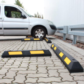 Safe parking stop made of hard rubber with reflector 90 cm Safe parking stop made of hard rubber with reflector 90 cm