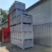 Big box plastic with closed walls 3 sledes