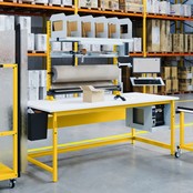 Table d’Emballage pour Entrepôt – Établi Robuste et Fonctionnel pour Usage Professionnel Table d’Emballage pour Entrepôt – Établi Robuste et Fonctionnel pour Usage Professionnel