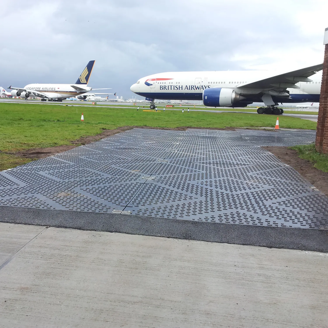 Ground Protection Mat for Heavy Equipment 2500 x 3000 x 38mm Ground Protection Mat for Heavy Equipment 2500 x 3000 x 38mm