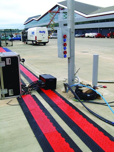 Kabelbrug 5 tunnels Ø 33 mm Kabel Bescherming  GUARD-DOG Kabelbrug 5 tunnels Ø 33 mm Kabel Bescherming  GUARD-DOG