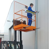 Werkkooi voor heftruck 1295x810x1885mm veiligheidskooi 300kg TÜV Werkkooi voor heftruck 1295x810x1885mm veiligheidskooi 300kg TÜV