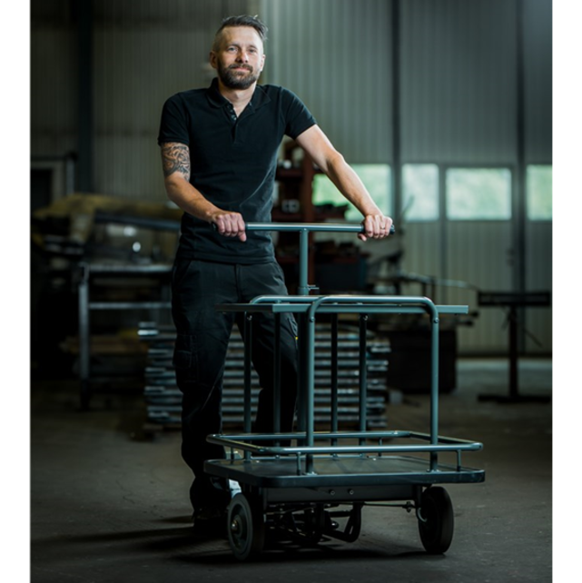 Trotinette avec plateau pour entrepôt et lieu de travail Trotinette avec plateau pour entrepôt et lieu de travail