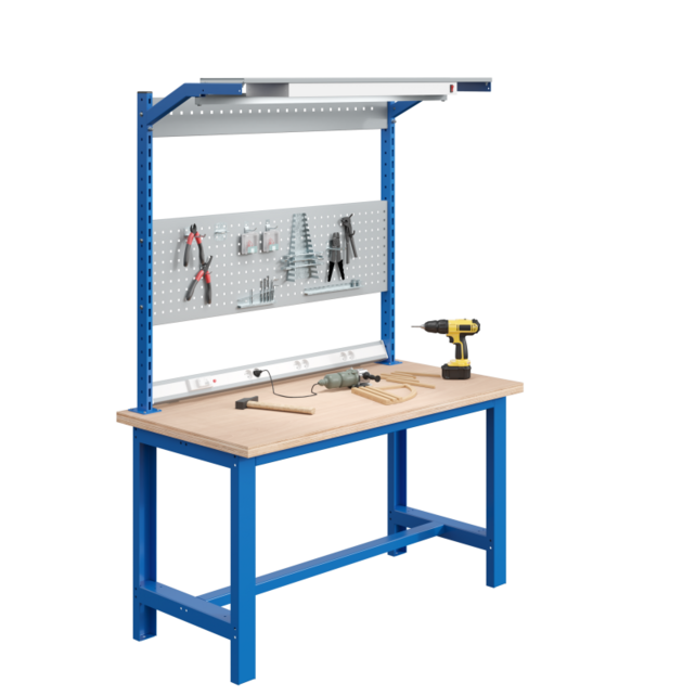 Geperforeerde borden gemonteerd tussen de staanders