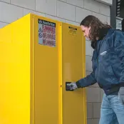 Armoires de sécurité inflammable 227 Liter  - 165 x 86 x 86 cm - Jaune Armoires de sécurité inflammable 227 Liter  - 165 x 86 x 86 cm - Jaune