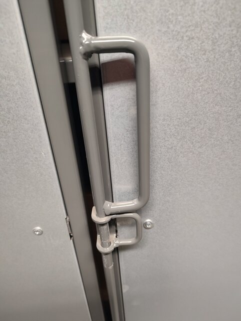 Roll Conteneur Antivol 1332 x 821 x 1765 mm Sécurité  Mur de tôle d'acier