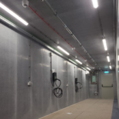 Conteneur de Sécurité Lithium 40ft – Stockage de Batteries Certifié PGS37-2 & KIWA | Suppression d'Incendie & Surveillance IoT