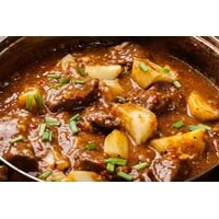 Ierse stoofpot met rundvlees, prei en aardappel