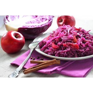 Gehaktbal, rode kool, aardappel & appelmoes Gehaktbal, rode kool, aardappel & appelmoes