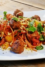 Spaghetti met groenten, gehaktsaus & kaas