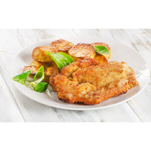 Sateschnitzel, aardappel en roerbakgroenten