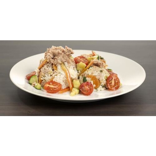 Rijstschotel met tonijn en groente