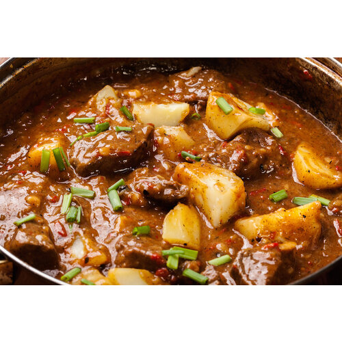 Boeuf Stroganoff, doperwten & puree