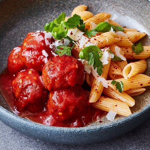 Pasta met doperwten & gehaktballetjes