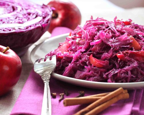 Sucadelapje met jus, rode kool & appeltjes en gekookte aardappels-natriumarm