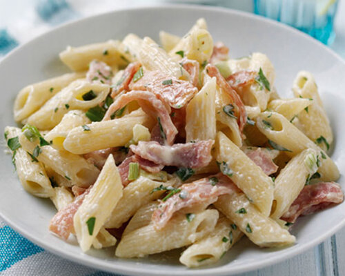 Penne carbonara met rauwkostsalade