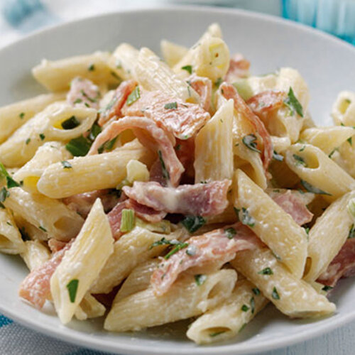 Penne carbonara met rauwkostsalade