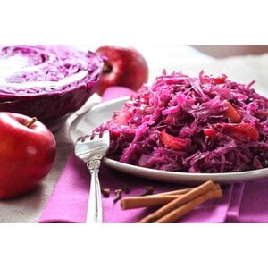 VEGA Schnitzel, rode kool en aardappelen
