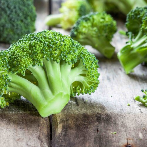 Vegetarische gehaktbal met jus met stamppot broccoli