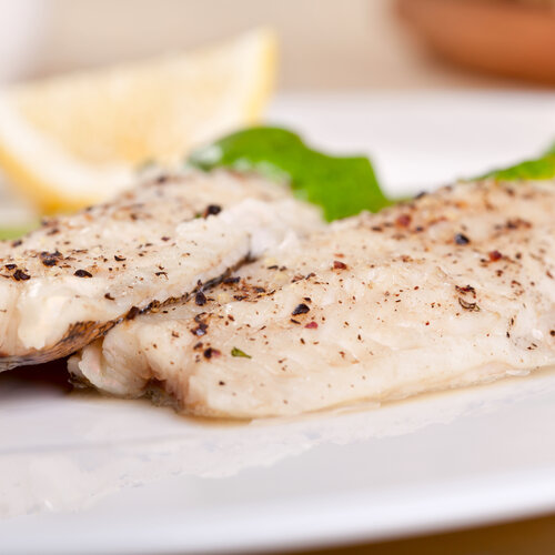 Grouper (vis) in tomatensaus, dopererwten & rijst