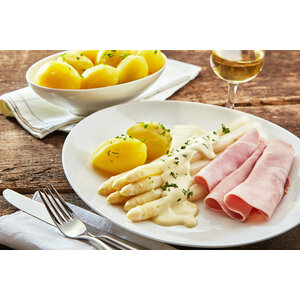 Asperges met ham, krieltjes & ei