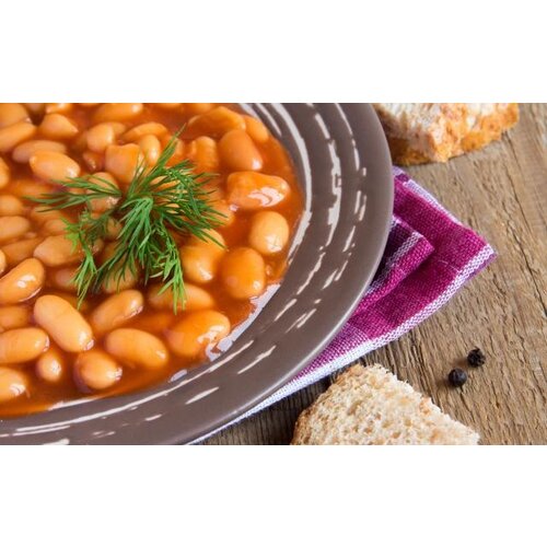 Curryworst, witte bonen in tomatensaus & puree