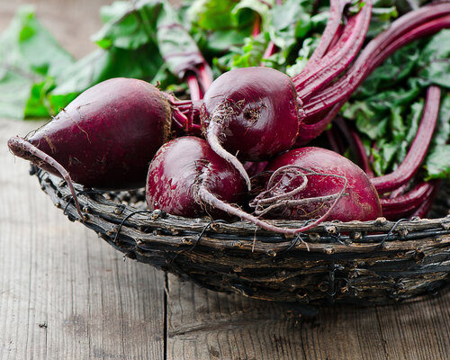 Beefreepjes met jus, rode bieten en gekookte aardappels VEGETARISCH
