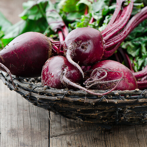 Beefreepjes met jus, rode bieten en gekookte aardappels VEGETARISCH