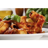 VEGA penne pasta Bolognese & salade