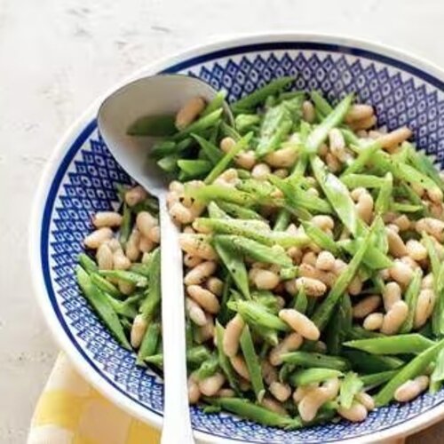 Kipgehaktbal met jus, blote billetjes in het gras stamppot (snijbonen & witte bonen)