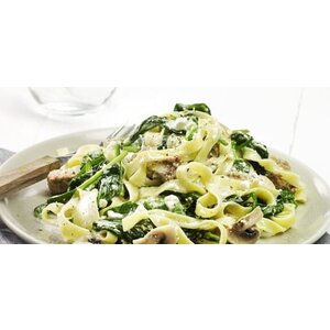 Tagliatelle met kip, spinazie & champignons Tagliatelle met kip, spinazie & champignons