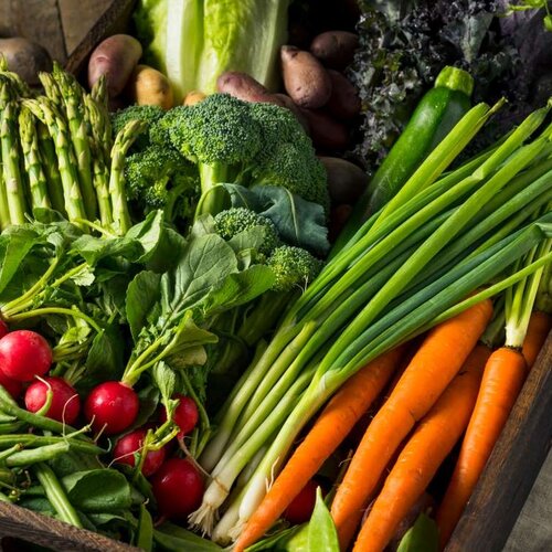 Mosterdgehaktbal in jus, zomergroenten (bloemkool, tuinbonen & wortel) en aardappelpuree