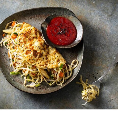 VEGA Omelet met Foe Yong Hai & bami Goreng VEGETARISCH