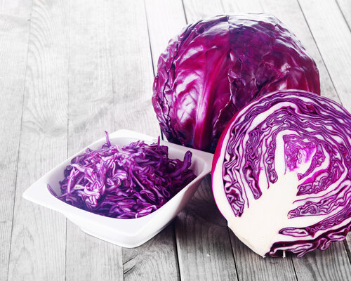 Kalkoenrollade met appelsaus, rode kool met appel & aardappelgratin